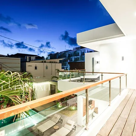 Seaside Haven Charming 4Br Villa, 5 Min To Beach-2